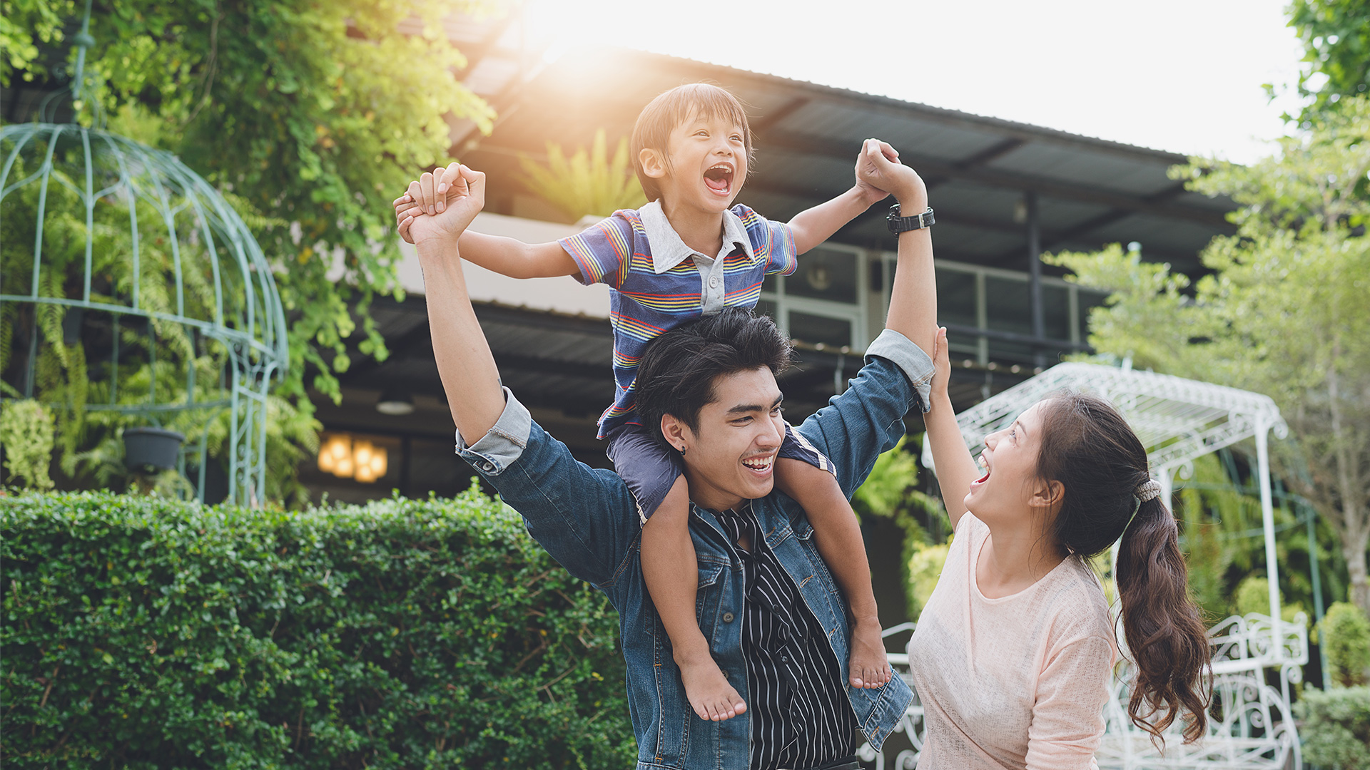 Family Photo_1920x1080